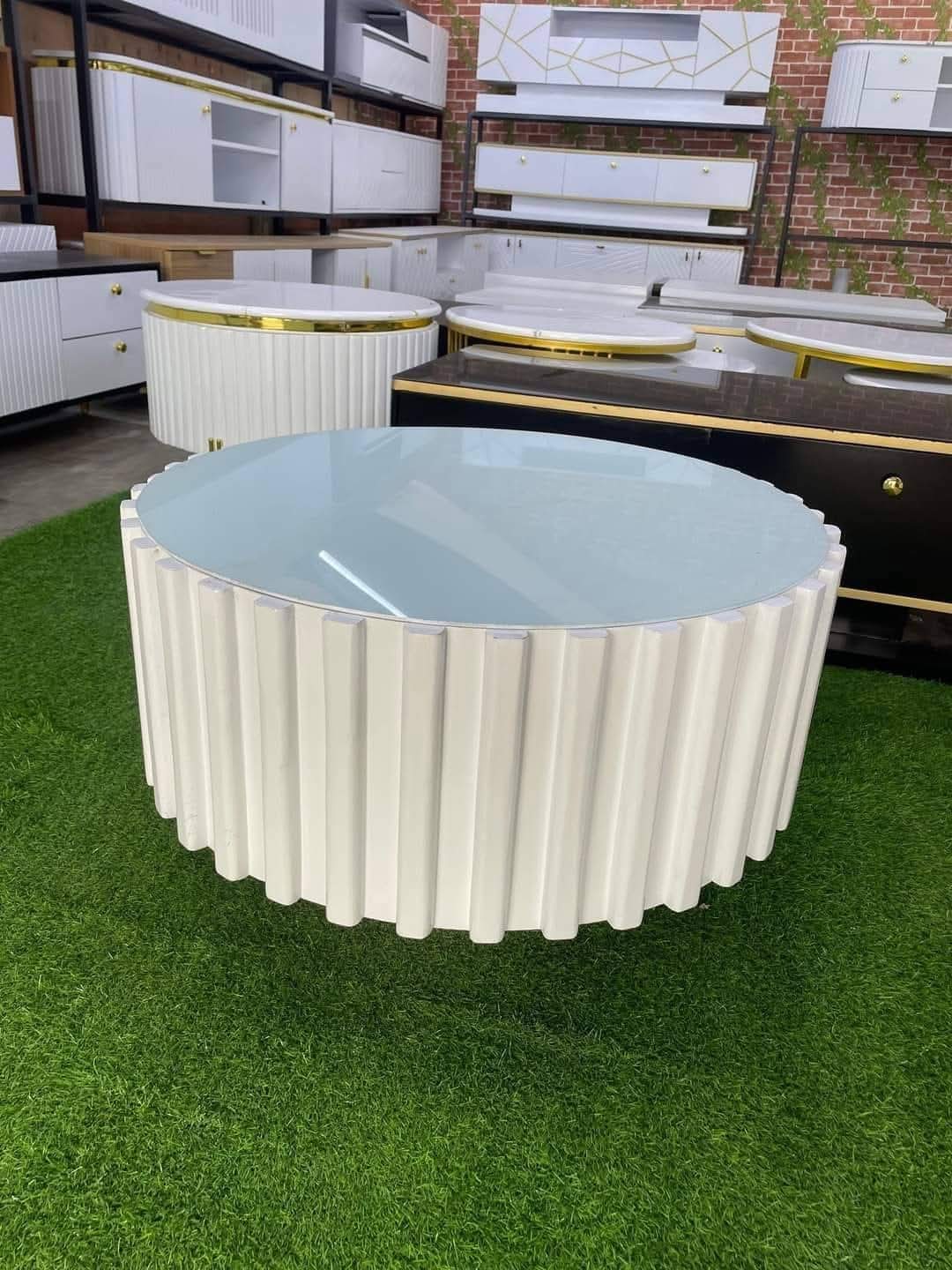 Round Coffee table